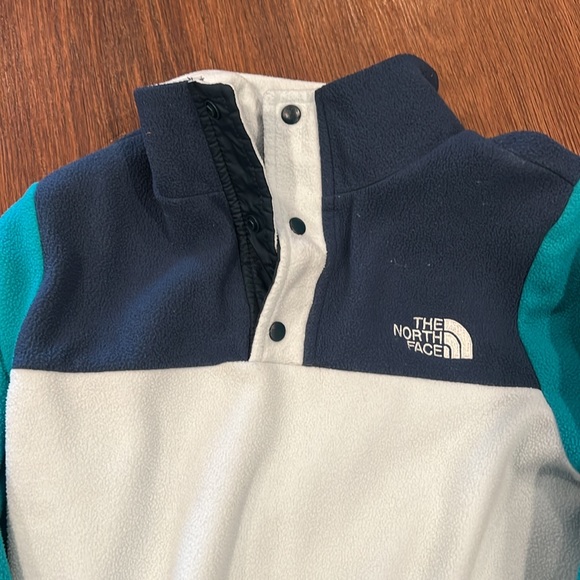 North Face Girls 10/12 fleece jacket. Runs small. - Picture 2 of 4